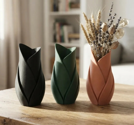 Tulip Leaf Spiral Vase